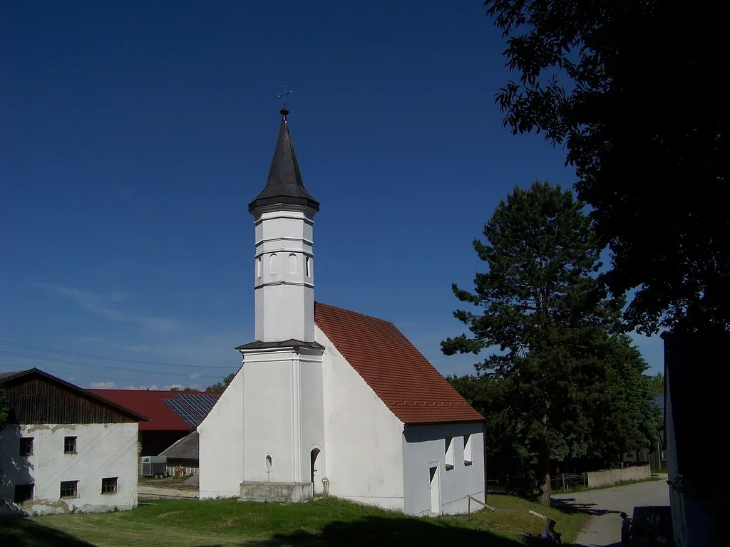 Oberschneiding, Büchling. Katholische Filialkirche St. Elisabeth, 12./13. Jahrhundert; Turm barock; mit Ausstattung.