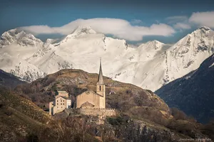 St-Roman church with old rectory