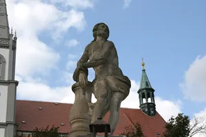 Ecce-Homo-Statue am Aufgang zur Katholischen Pfarrkirche Kirchberg