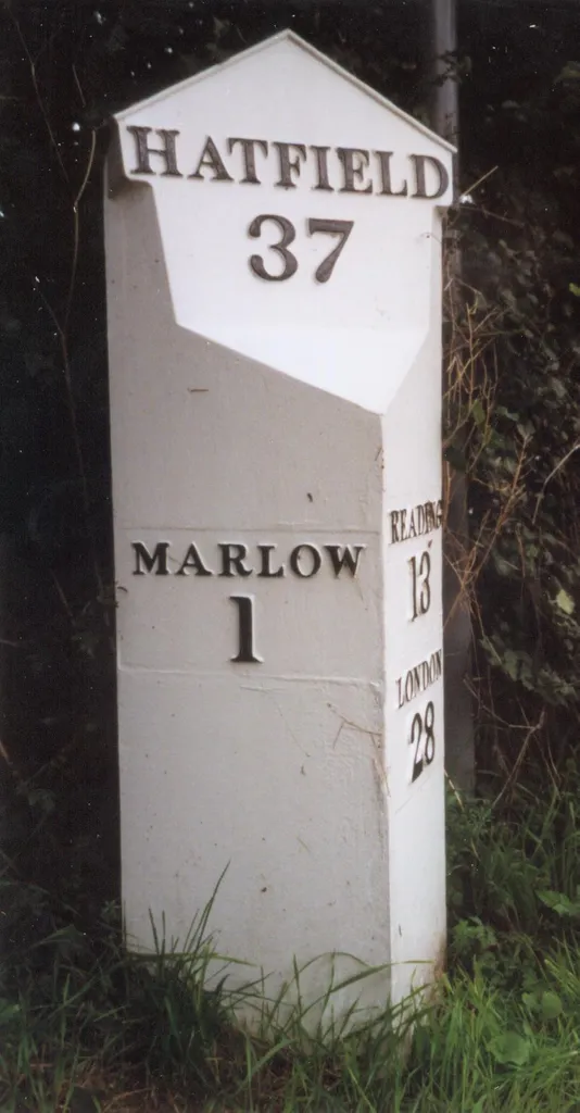 Modern Milepost at Marlow Road-Bisham Road junction