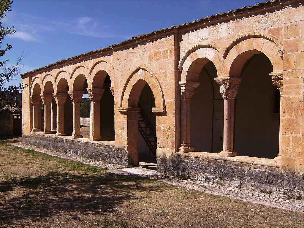 Orejana - Iglesia de San Juan Bautista (Galeria Porticada)