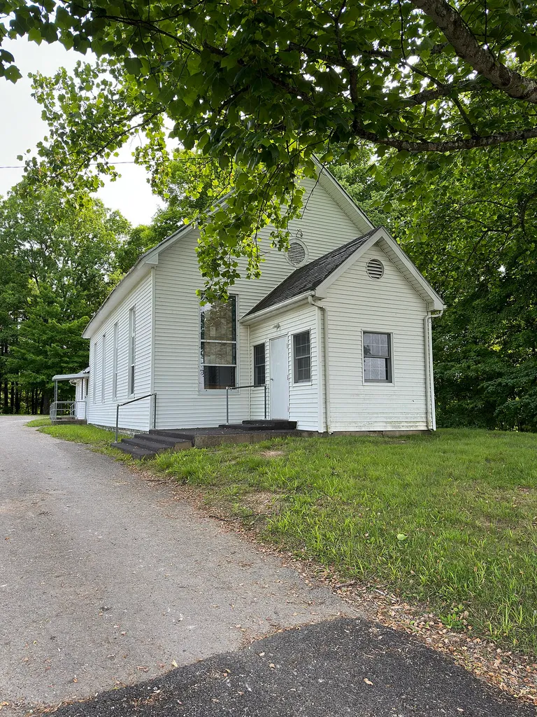 A picture of the front of Wheat Ridge Evangelical Presbyterian Church taken in May 2023