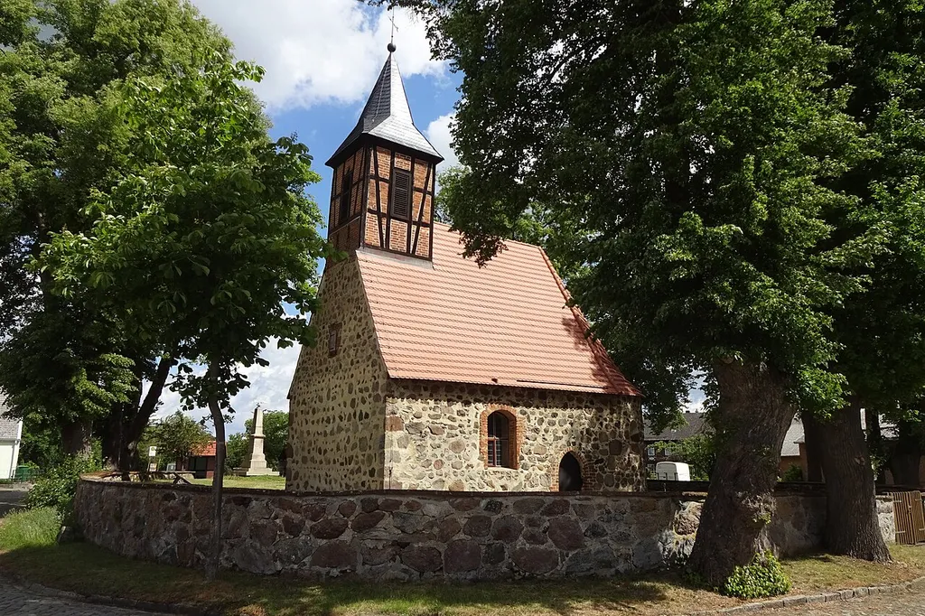 Hohenlangenbeck ist ein Ortsteil der Gemeinde Kuhfelde im Altmarkkreis Salzwedel in Sachsen-Anhalt.