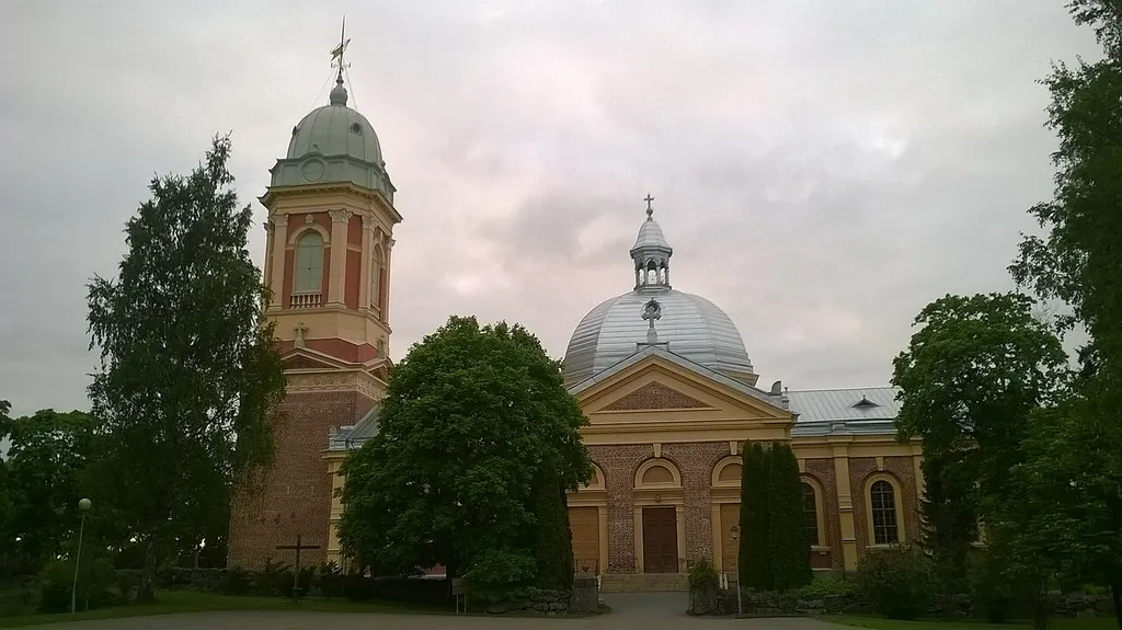 This is a photo of a monument in Finland identified by the ID 'Kanta-Loimaa church and vicarage' (Q30505939) - RKY: 4618
