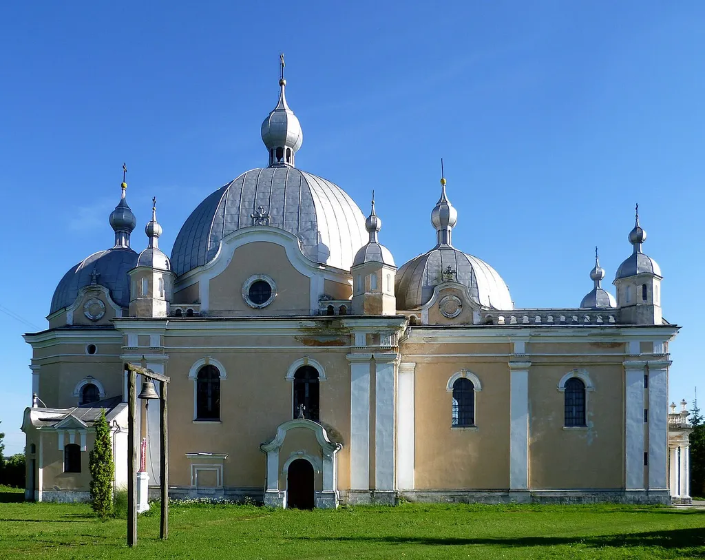Церква Різдва Богородиці (1854-57 рр.) - вигляд з півночі - в м.Угневі (вул.Валова, 7) Сокальського району Львівської області України