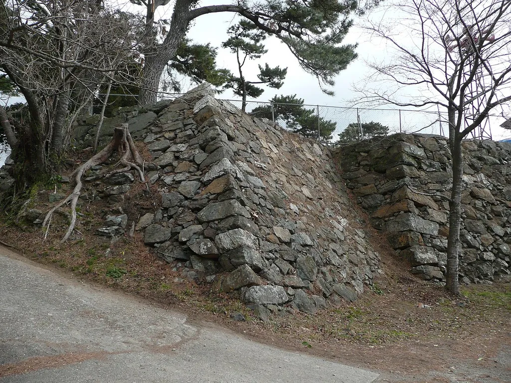 鳥羽城本丸の石垣