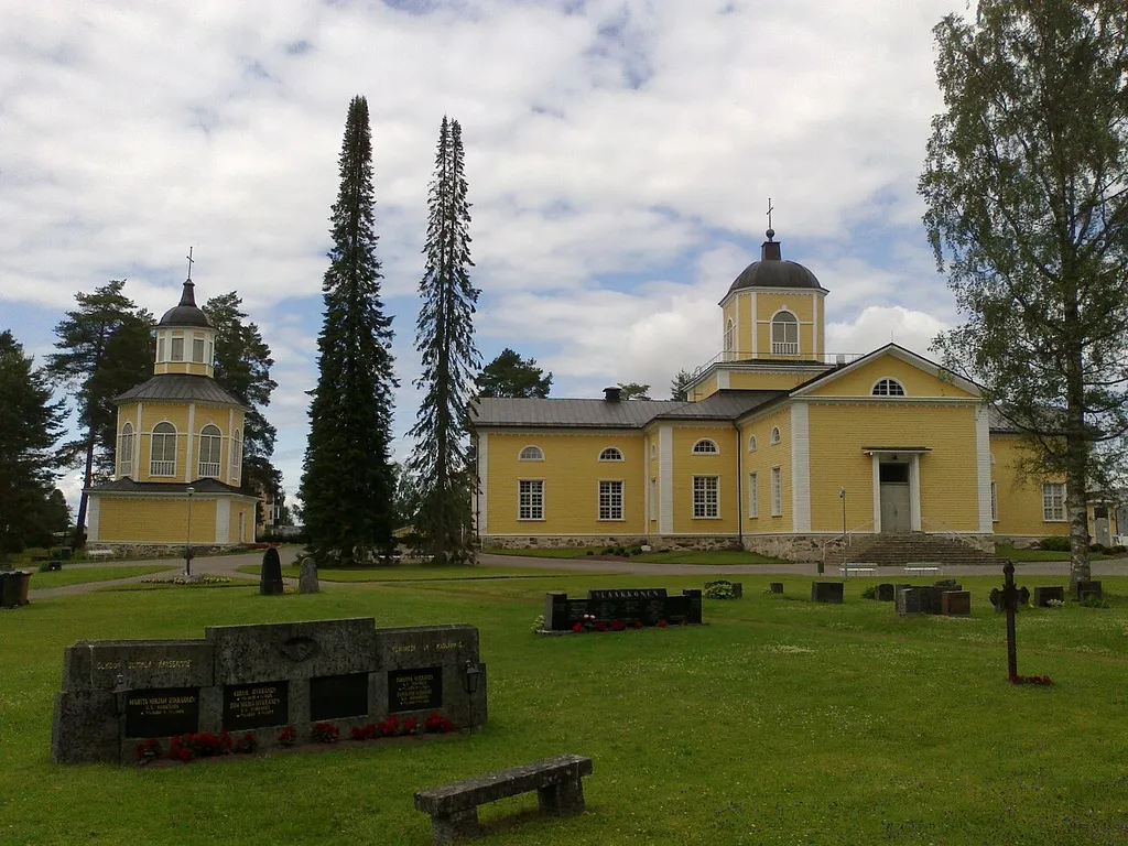 Architect of the Maaninka church was Carlo Bassi. Built 1826–1845. The church (985 square meters) seats 1200.