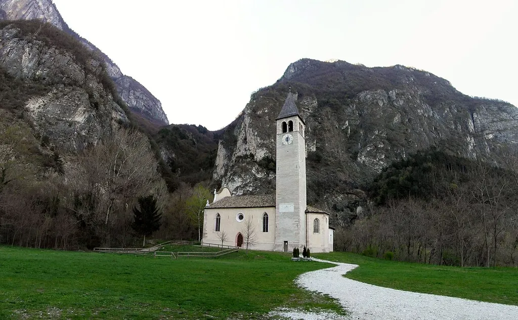 Vecchia chiesa di Zambana