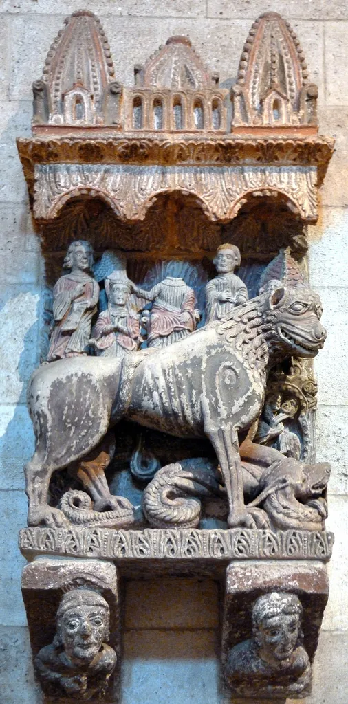 Relieve de la Iglesia de San Leonardo. Zamora. Actualmente en el museo "The Cloisters" de Nueva York.