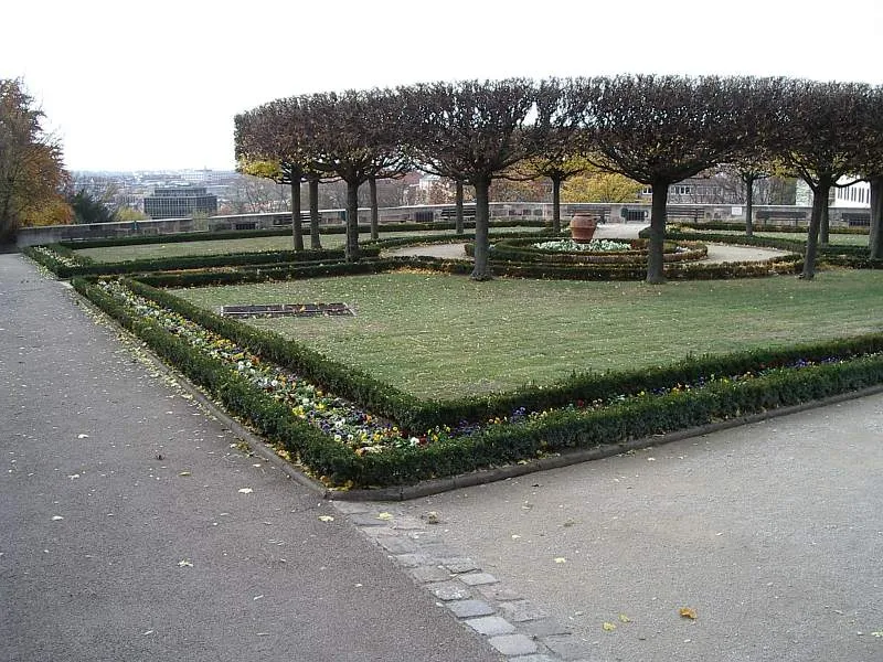 Nürnberg, Burggarten, auf der südwestlichen Bastei vor der Burg, von N