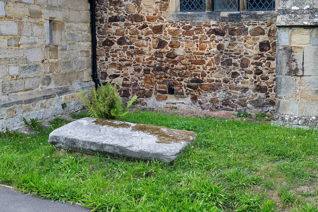 Pembury: ANONYMOUS CHEST TOMB APPROXIMATELY 1.5 METRES SOUTH OF THE NAVE OF THE OLD CHURCH OF ST PETER, OLD CHURCH ROAD, Grade II