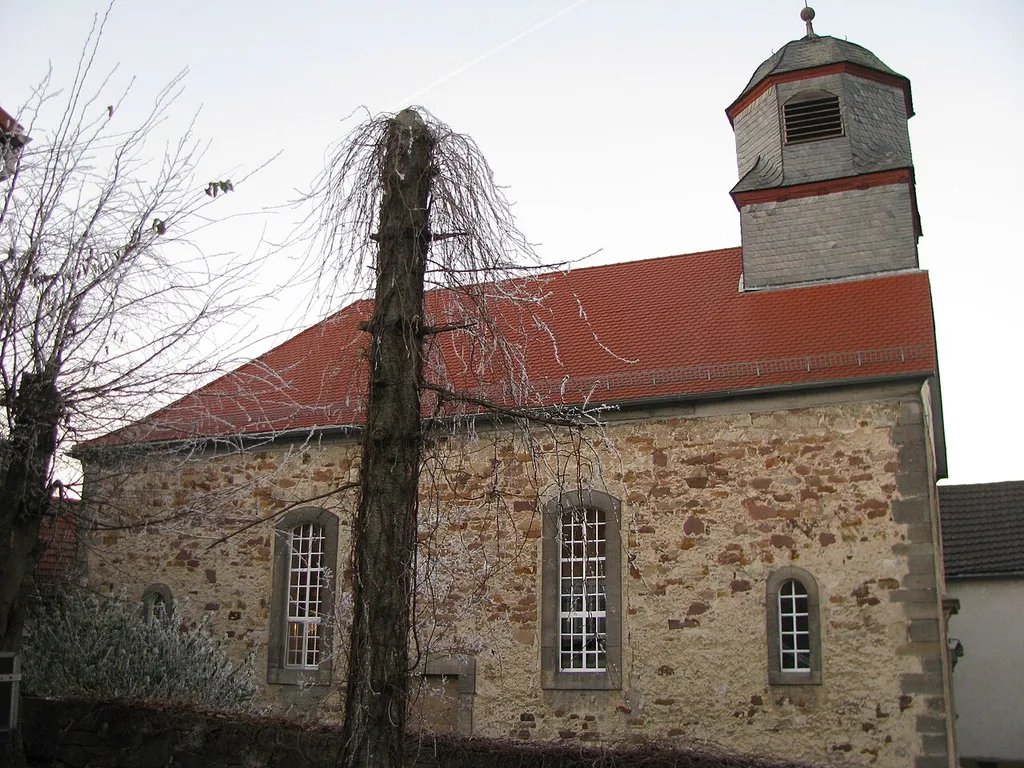 die Kirche von Fuldabrück-Dennhausen von Süden