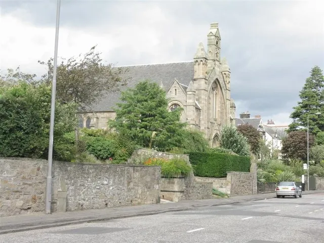 Juniper Green Parish Church Relatively recent - before the middle of the 19C Juniper Green had no church of its own, and folks had to walk to Colinton, about 1.5 km along the Water of Leith.