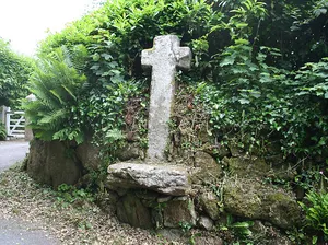 Shaugh Prior village cross: a wayside cross at the road junction 150m east of the parish church