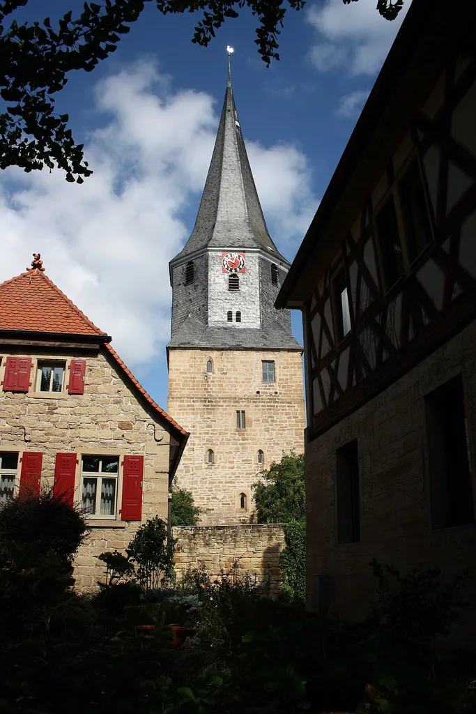 Turm der evangelischen Pfarrkirche St. Laurentius in Oberderdingen