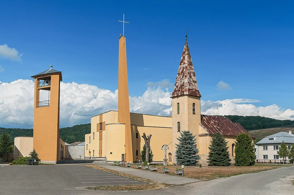 Kostel v Ľubiši, okres Humenné.