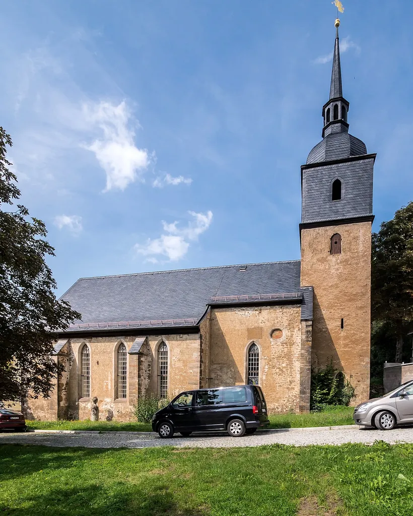 Könitz Friedrich-Ebert-Straße 29 Kirche mit Ausstattung/Bestandteil Denkmalensemble "Um die Kirche"
