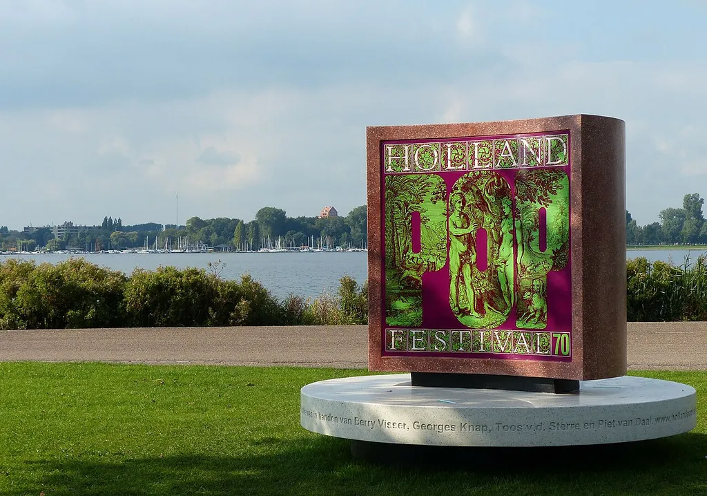 Holland Pop Monument