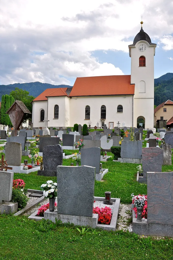 Parish church Saint Leonard and cemetery at Saint Leonhard near Siebenbruenn, municipality Arnoldstein, district Villach Land, Carinthia / Austria / EU