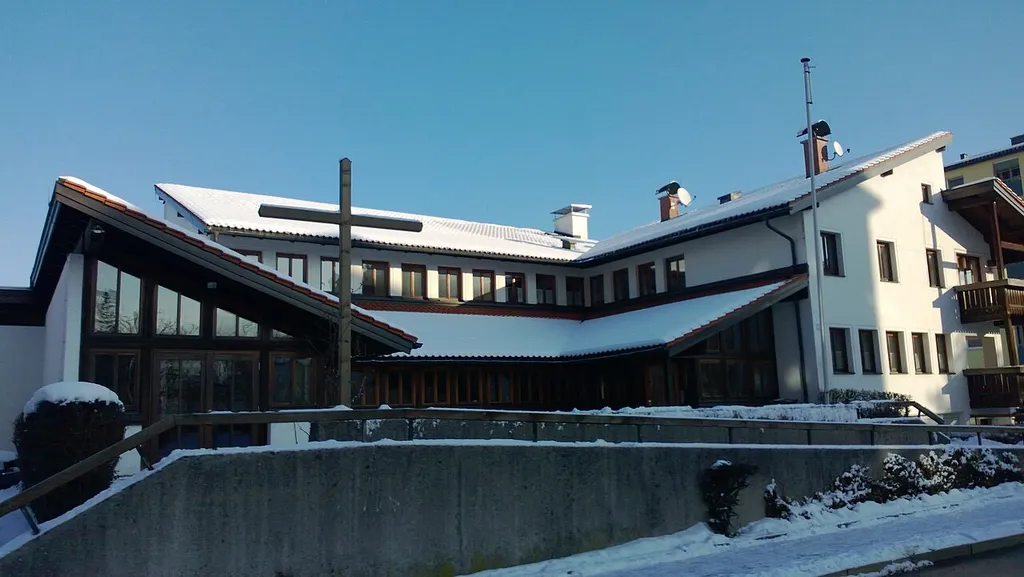 Pfarrzentrum Hallein-Neualm im Stadtteil Neualm der Stadt Hallein