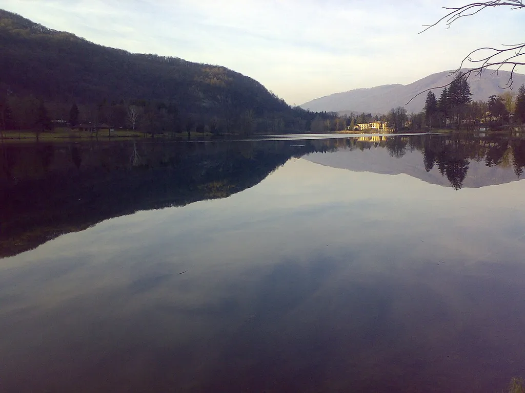 Lago di Ghirla (Provincia di Varese, Italy)