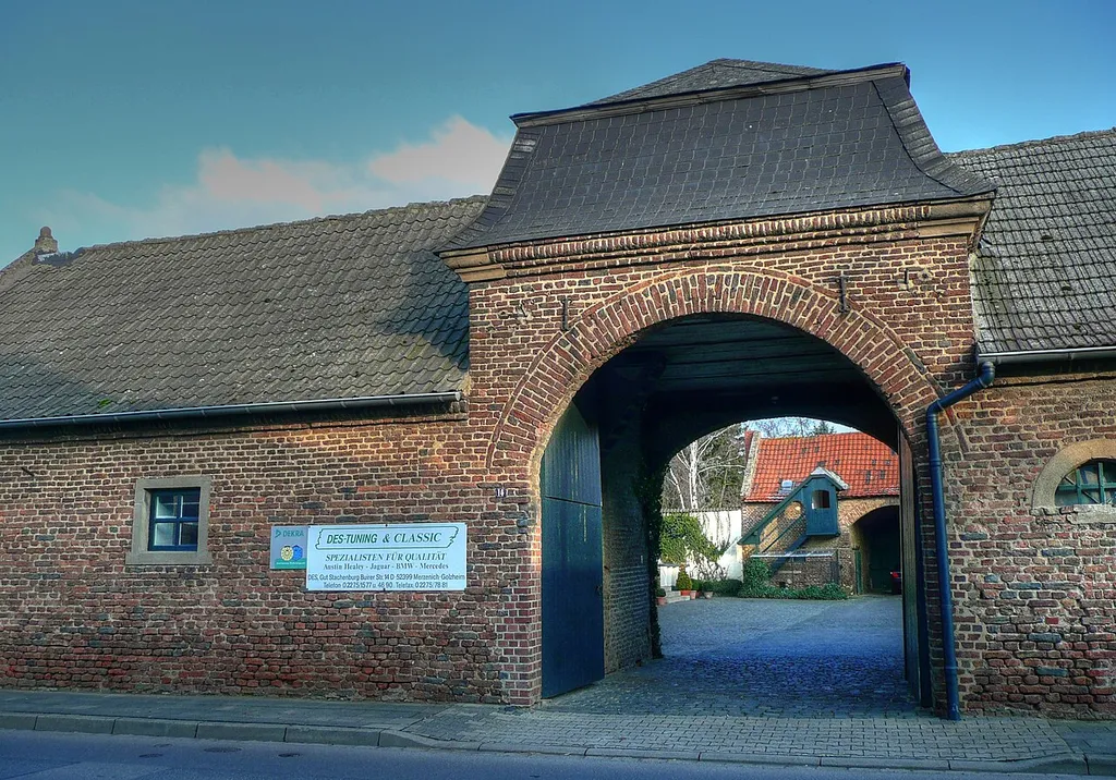 Toreinfahrt der Stachenburg; HDR-Foto aus drei digitalen Fotografien