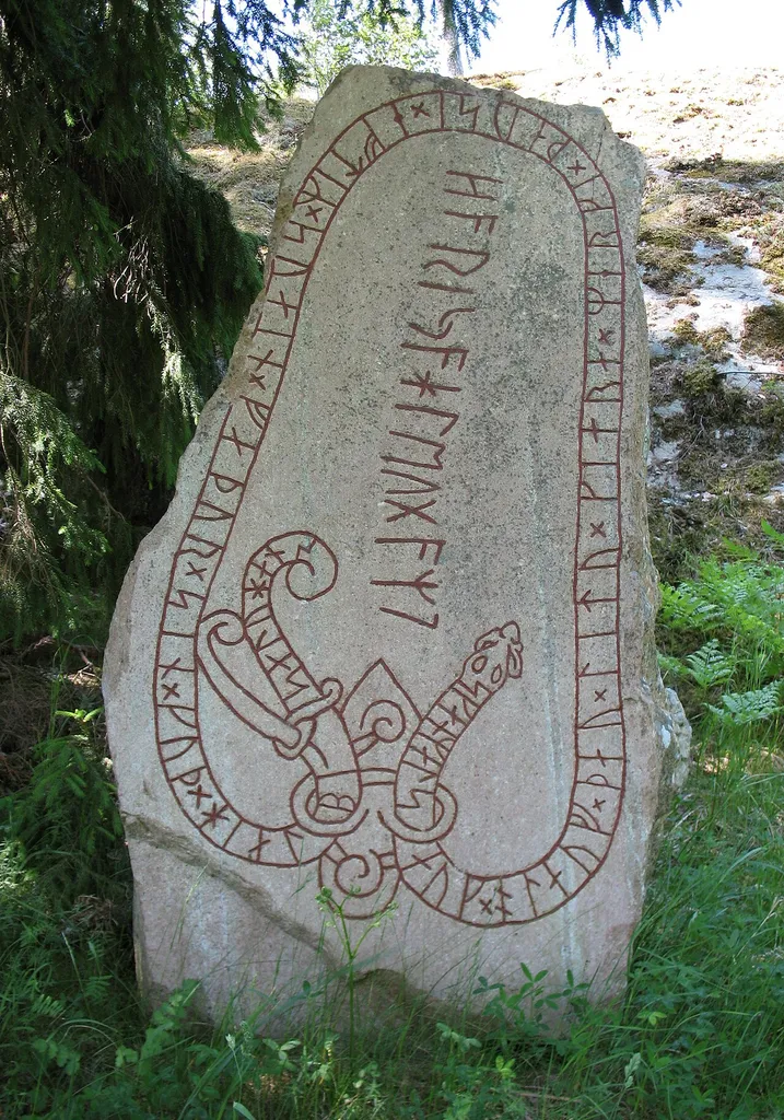 Runestone Sö 32 in Skåäng, Trosa municipality, Sweden.