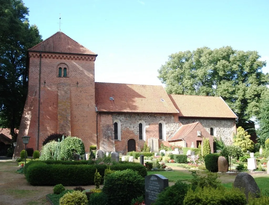 Kirche zu Warder in Warder im Kreis-Segeberg in Schleswig-Holstein