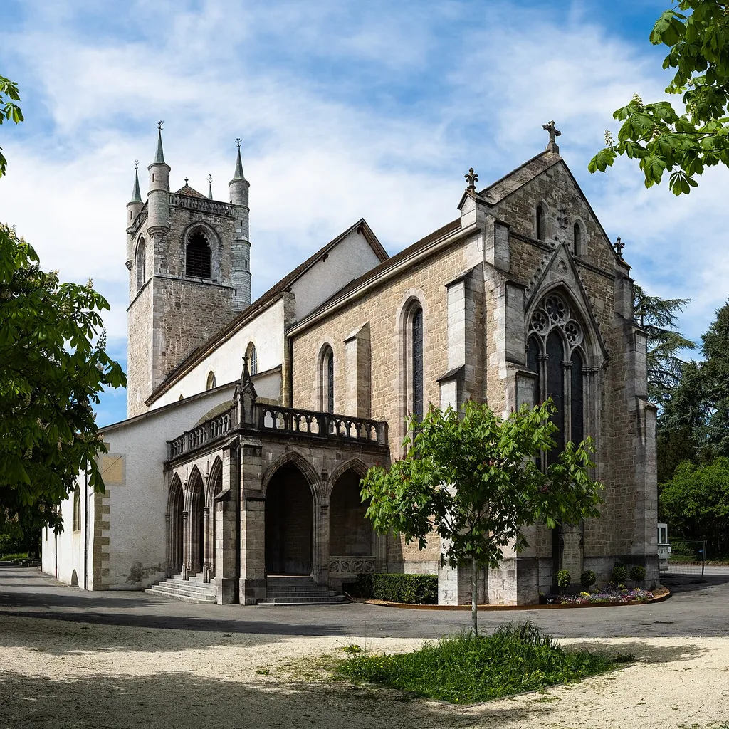The reformed church of Saint-Martin in Vevey as seen from the south-west.