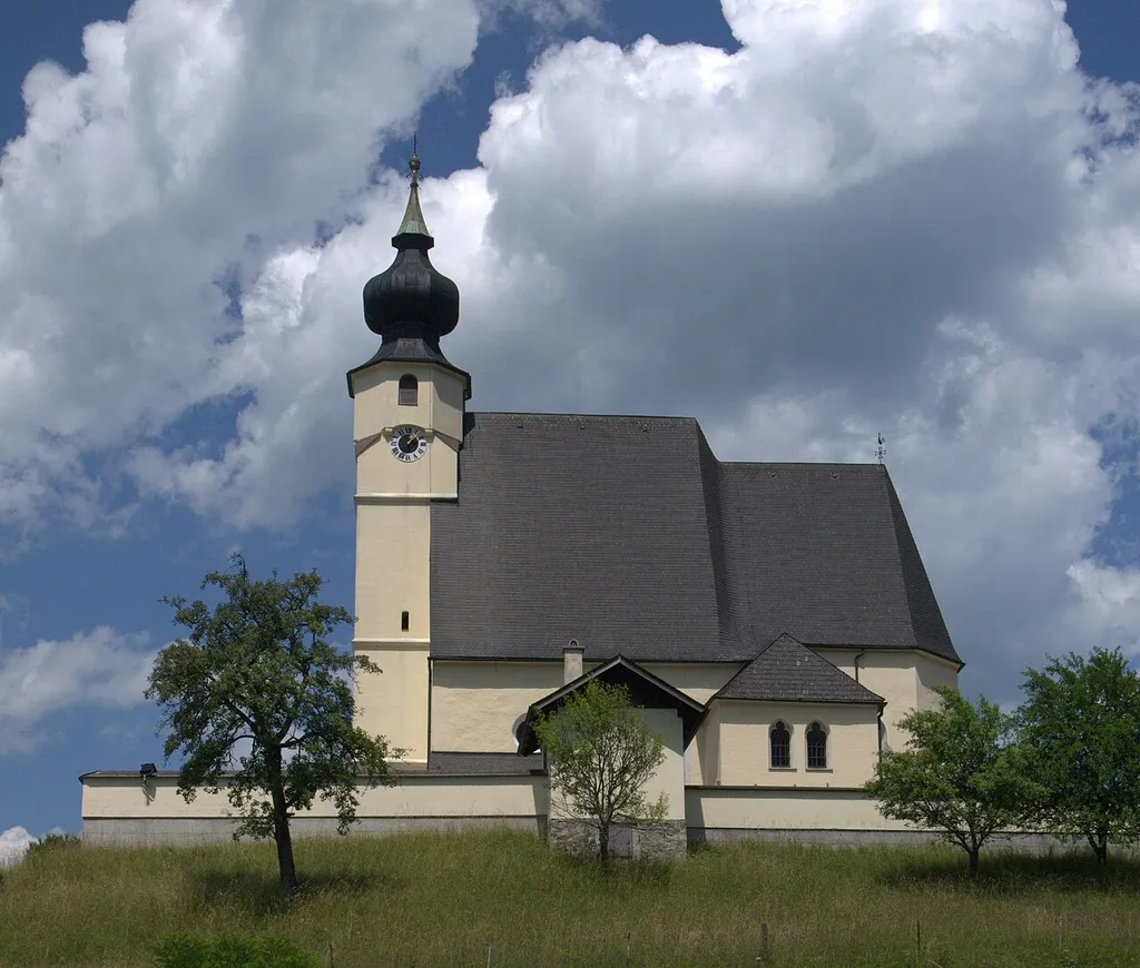 Kath. Pfarrkirche hl. Andreas mit Friedhof