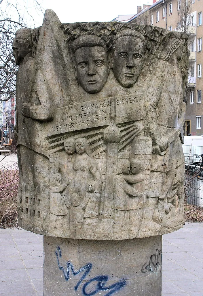 On the History of the German Labor Movement - dedicated to Ernst Knaack and Siegmund Sredzki