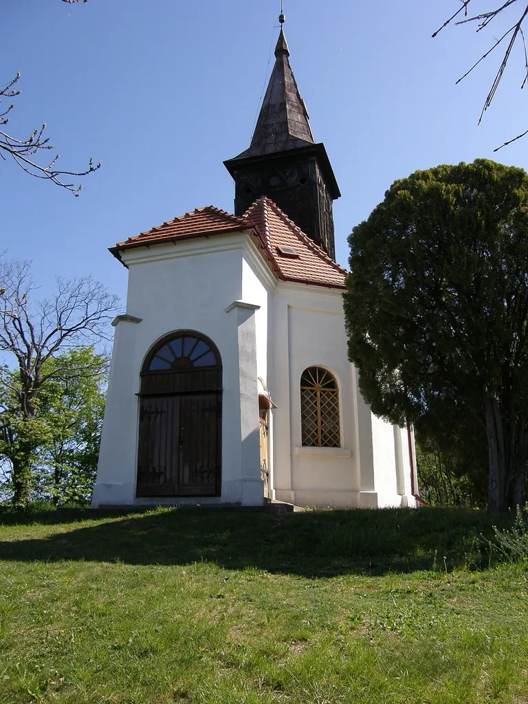kościółek w Zatoni Dolnej