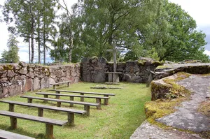 Hallsjö kyrkoruin