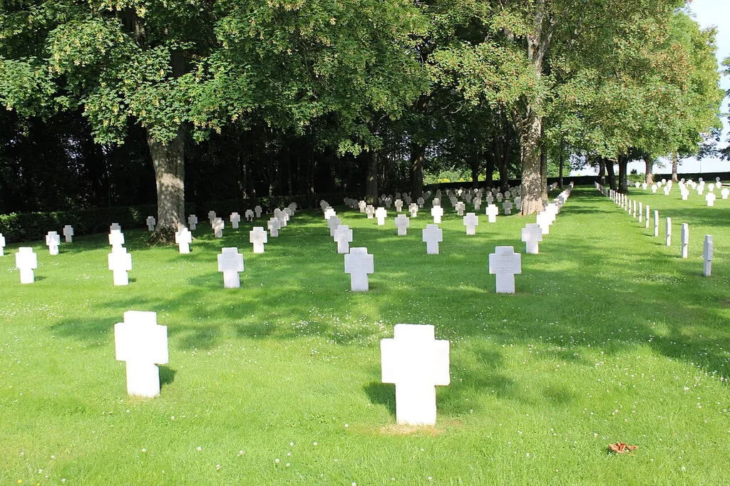 Cimetière militaire allemand de Caudry.