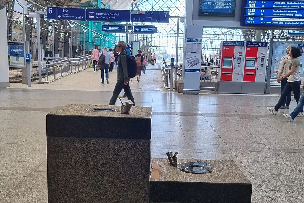 Trinkbrunnen Dresdner Hauptbahnhof querformat