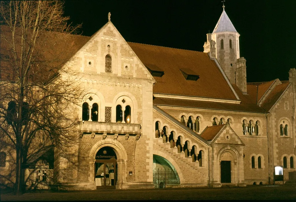 Burgplatz in Braunschweig, Germany January 2003 by Matthias Prinke