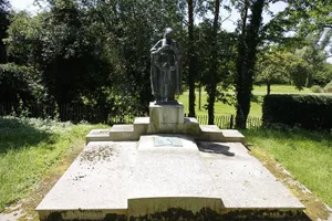 Faringdon Tomb Approximately 3 Metres To West Of St Michael's Church