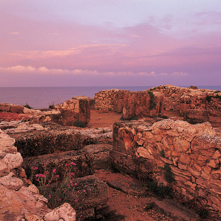 Punic Town of Kerkuane and its Necropolis