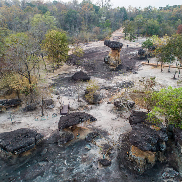 Phu Phrabat, a testimony to the Sīma stone tradition of the Dvaravati period
