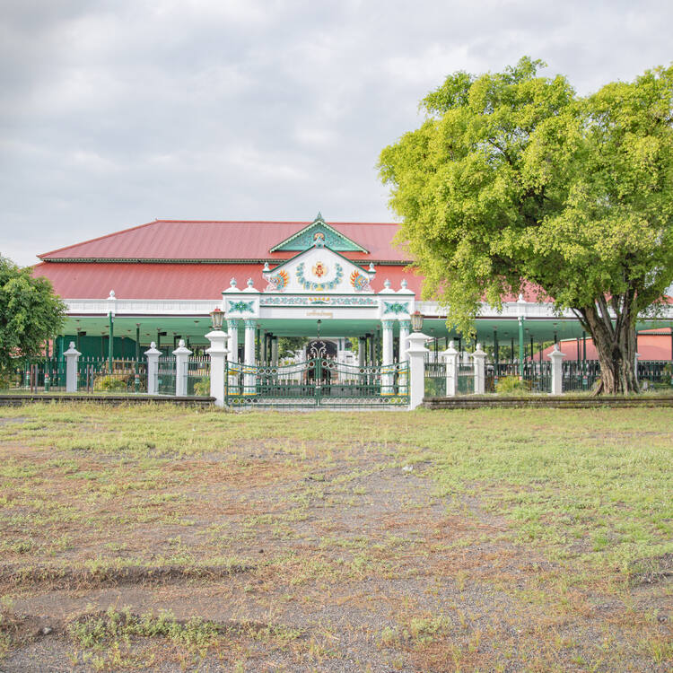 The Cosmological Axis of Yogyakarta and its Historic Landmarks